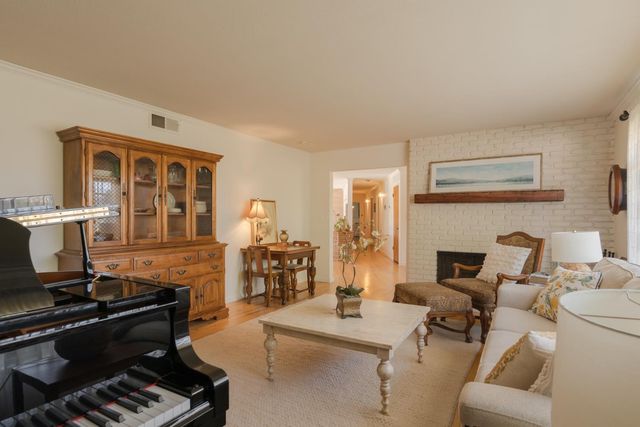 1509 W San Madele Avenue, Fresno, CA 93711