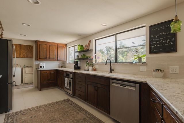 1509 W San Madele Avenue, Fresno, CA 93711