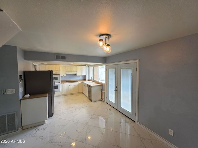 8407 E CHAPARRAL Road, Scottsdale, AZ 85250
