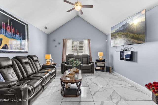 6600 Eagle Wood Dr, Louisville, KY 40272