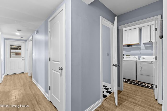 6600 Eagle Wood Dr, Louisville, KY 40272