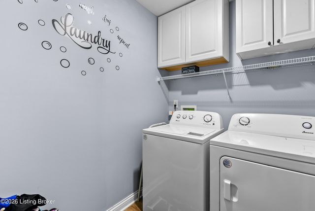 6600 Eagle Wood Dr, Louisville, KY 40272