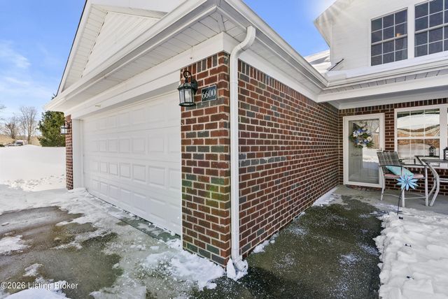 6600 Eagle Wood Dr, Louisville, KY 40272