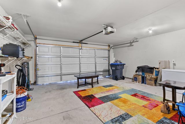 6600 Eagle Wood Dr, Louisville, KY 40272