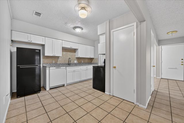 4902 Inverness Avenue, Fort Worth, TX 76132