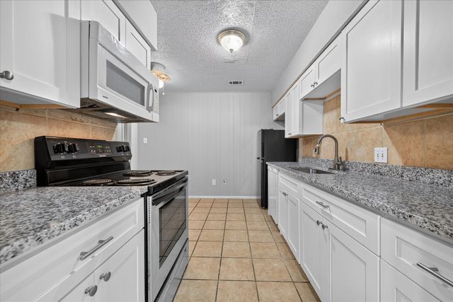 4902 Inverness Avenue, Fort Worth, TX 76132
