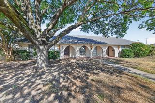 4902 Inverness Avenue, Fort Worth, TX 76132