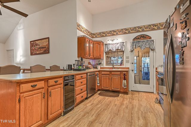 42 Platinum Court 42, Johnson City, TN 37604