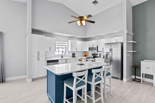 5256 Tiffany Anne Circle, West Palm Beach, FL 33417