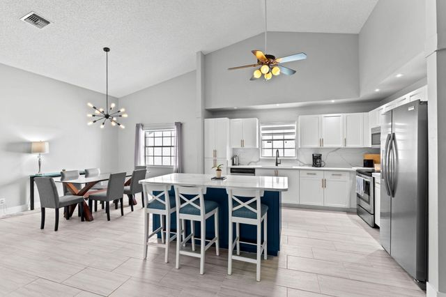 5256 Tiffany Anne Circle, West Palm Beach, FL 33417