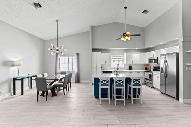 5256 Tiffany Anne Circle, West Palm Beach, FL 33417