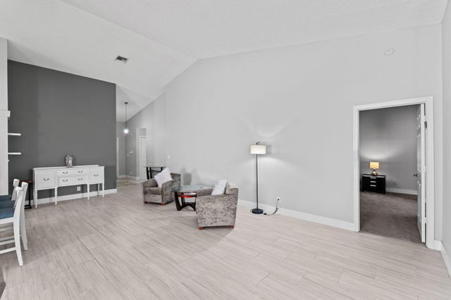 5256 Tiffany Anne Circle, West Palm Beach, FL 33417