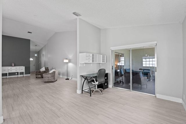 5256 Tiffany Anne Circle, West Palm Beach, FL 33417