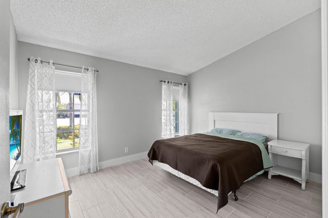 5256 Tiffany Anne Circle, West Palm Beach, FL 33417