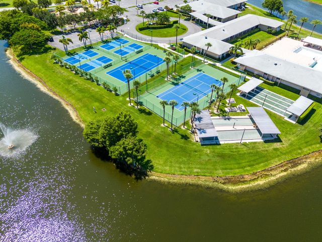 5256 Tiffany Anne Circle, West Palm Beach, FL 33417