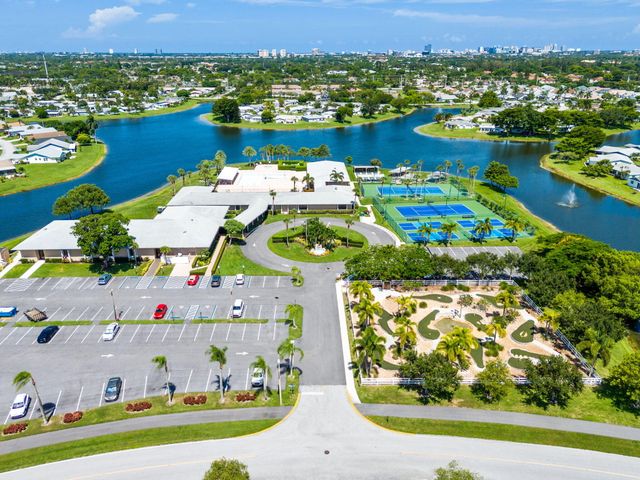 5256 Tiffany Anne Circle, West Palm Beach, FL 33417