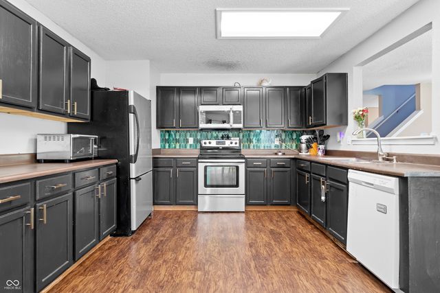 19185 Calico Aster Drive, Noblesville, IN 46062