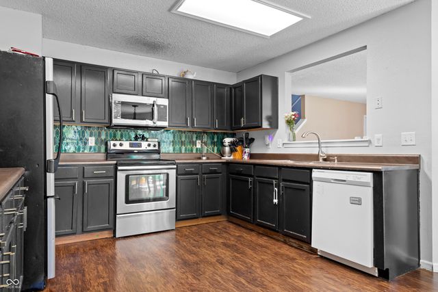 19185 Calico Aster Drive, Noblesville, IN 46062
