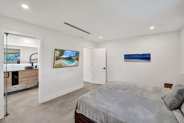 4660 SW 37th Ave, Dania Beach, FL 33312