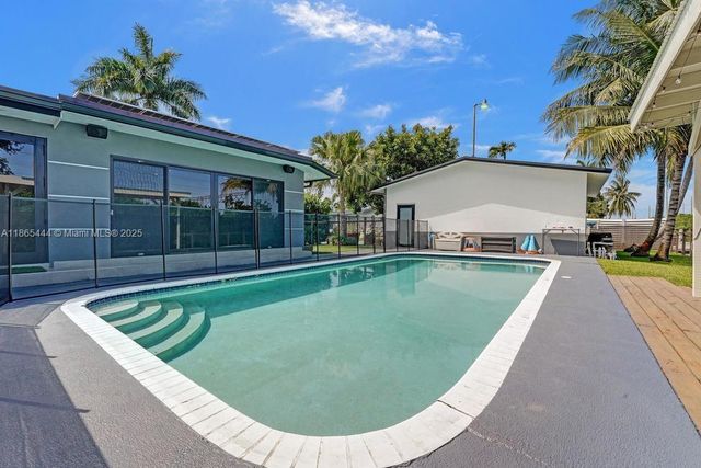 4660 SW 37th Ave, Dania Beach, FL 33312