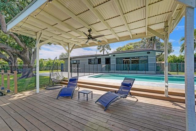4660 SW 37th Ave, Dania Beach, FL 33312