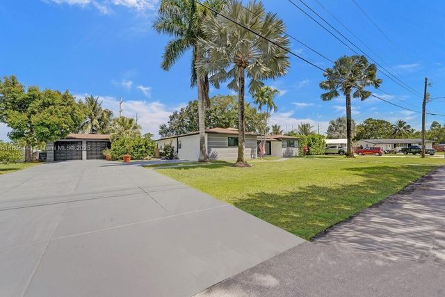 4660 SW 37th Ave, Dania Beach, FL 33312