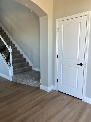 8752 N Privado Ct, Hilmar, CA 95324