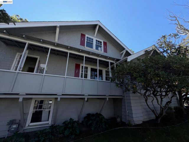 1421 Palm Dr., Burlingame, CA 94010