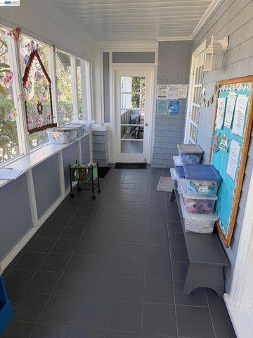 1421 Palm Dr., Burlingame, CA 94010