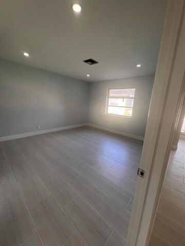 1051 Orange Terrace 203, Delray Beach, FL 33445