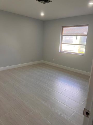 1051 Orange Terrace 203, Delray Beach, FL 33445