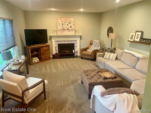 5613 Adderstone Drive, Clarkston, MI 48346