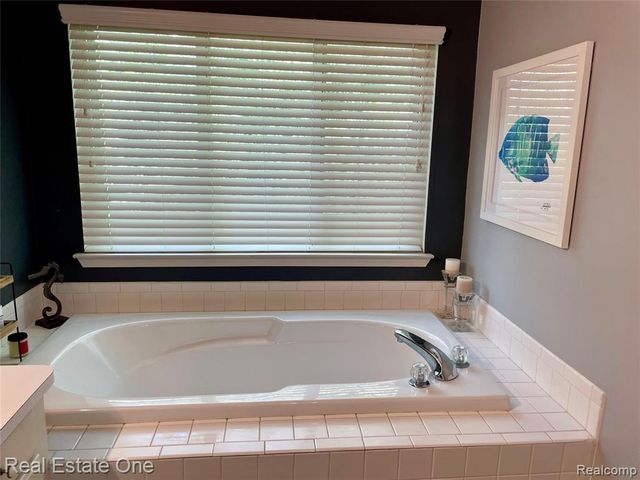 5613 Adderstone Drive, Clarkston, MI 48346