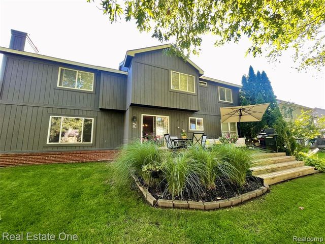 5613 Adderstone Drive, Clarkston, MI 48346