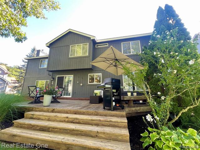 5613 Adderstone Drive, Clarkston, MI 48346