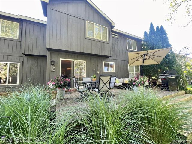 5613 Adderstone Drive, Clarkston, MI 48346