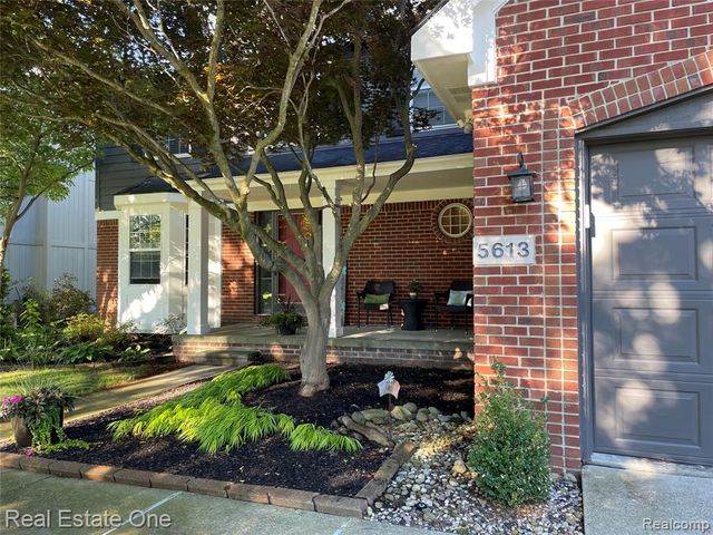 5613 Adderstone Drive, Clarkston, MI 48346