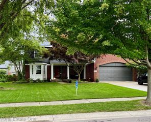 5613 Adderstone Drive, Clarkston, MI 48346