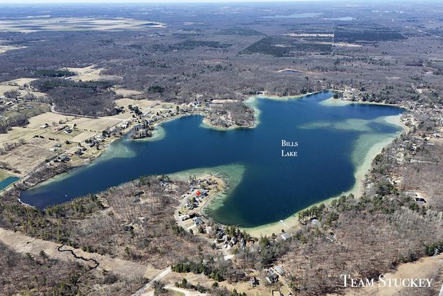 8941 Lake Street, Newaygo, MI 49337