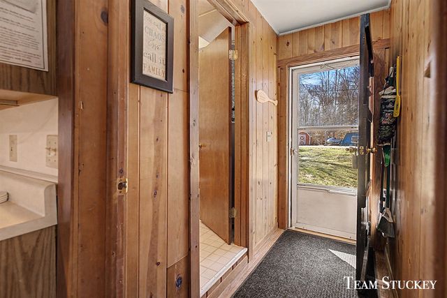 8941 Lake Street, Newaygo, MI 49337