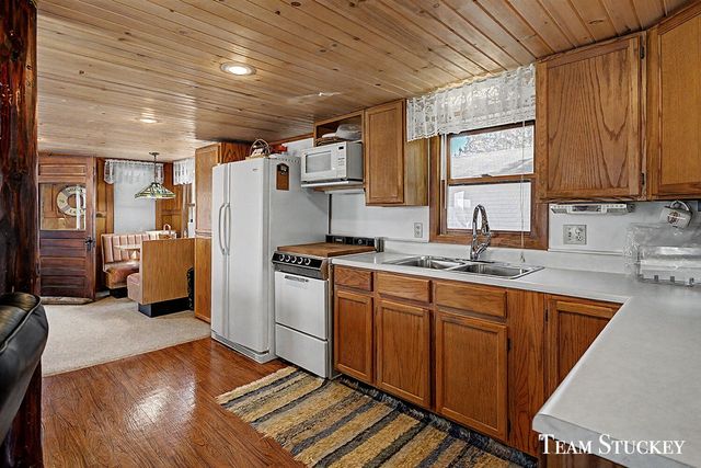 8941 Lake Street, Newaygo, MI 49337