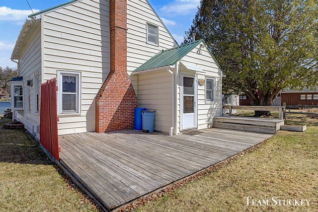 8941 Lake Street, Newaygo, MI 49337