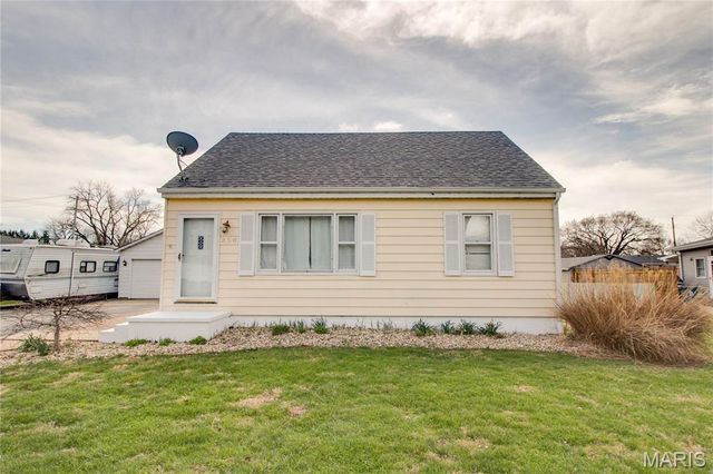 350 Woodland Avenue, Wood River, IL 62095