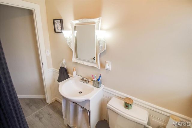 350 Woodland Avenue, Wood River, IL 62095