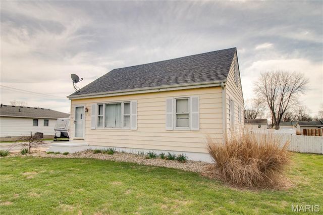 350 Woodland Avenue, Wood River, IL 62095