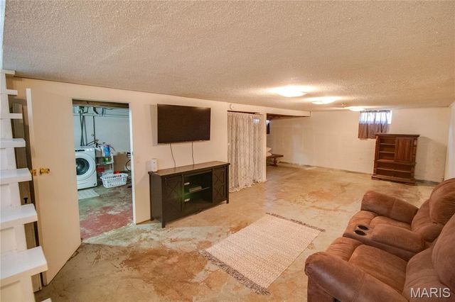 350 Woodland Avenue, Wood River, IL 62095