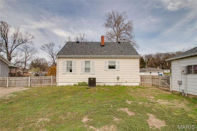 350 Woodland Avenue, Wood River, IL 62095