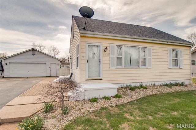 350 Woodland Avenue, Wood River, IL 62095