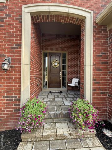 58626 Valley View Drive, Washington, MI 48094