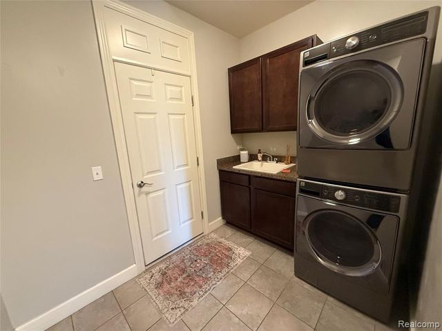 58626 Valley View Drive, Washington, MI 48094